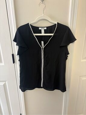 White House black market shirt